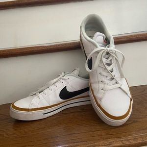 Nike Mens Court Legacy Size 10